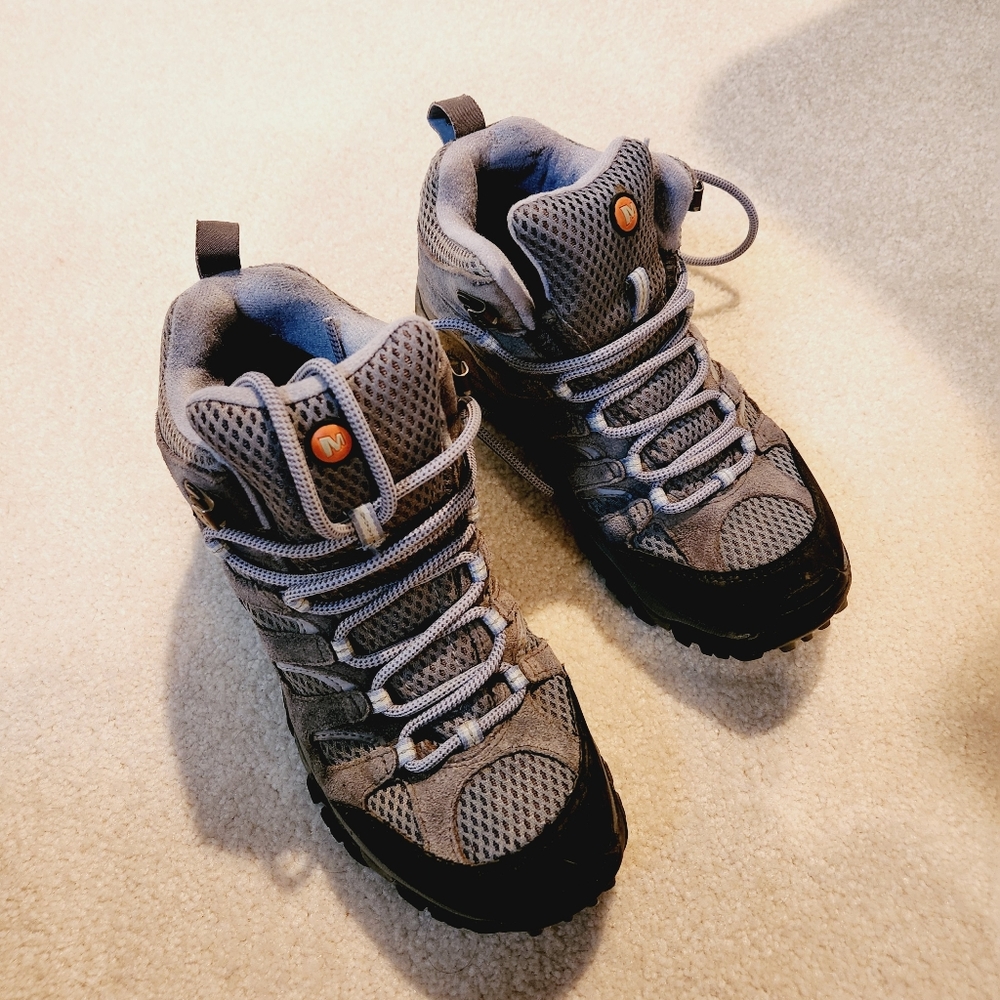 Merrell hiking boots size women's US 8